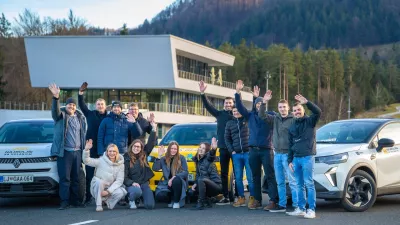 Nekateri zmagovalci prejšnjih izborov so se družili na Vranskem. / Foto: Amzs
