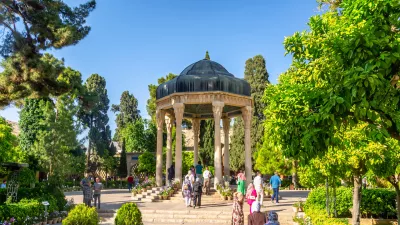 Večno počivališče slovitega pesnika Hafisa. / Foto: Istock