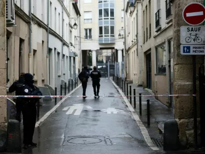 French police secure the area after a bomb threat at the headquarters of France's hard-left party La France Insoumise (France Unbowed - LFI) and its evacuation in Paris, France, February 18, 2026. REUTERS/Sarah Meyssonnier   TPX IMAGES OF THE DAY