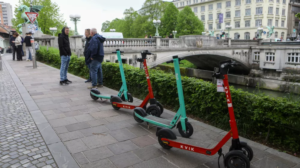 17.04.2025 - E skiroji - e skiro - vožnja s skiroji - Bolt - KvikFoto: Luka Cjuha