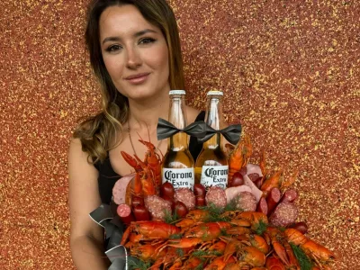 EXCLUSIVE: Story from Jam Press (Bizarre Edible Bouquets)Pictured: A social media user reacts to Katya's bizarre edible bouquets.'I make the world's most bizarre edible BOUQUETS using chicken feet, crisps and seafood'A woman has created what may be the world's most bizarre edible bouquets &ndash; and they come with a very unusual twist.Katya makes eye-catching floral arrangements using unexpected ingredients ranging from chicken feet to crisps and even seafood.The 30-year-old first started making the strange creations after attending a friend's wedding, and the idea quickly took off.One of her clips has gone viral, racking up more than 460,000 likes and over 100,000 comments."After that, I started giving my bouquets as gifts for all holidays to my friends and acquaintances," Katya, who is based in Batumi, Georgia, told What's The Jam."They are unique because each one contains a piece of my love, my signature style and unusual ingredients."Some of her most memorable designs include a bouquet made entirely from chicken feet, while another featured sushi rolls.She has also created arrangements made of crisps, as well as one inspired by burgers and fries.Katya says reactions from those receiving her bouquets range from "surprise, shock, happiness, delight, smiles, and hugs".By day, Katya works as a dentist, but in her spare time, she shares her quirky creations online.In one recent post, she showcased a bouquet made from chicken feet and roses.Social media users were quick to share their thoughts.Riya said: "Awwww it's so beautiful."A second person wrote: "my husband favourite [sic]."A third tagged a friend and added: "we can get each other with this one right, I don't think it's expensive."Tagging a pal, another wrote: "you need that bouquet."A different person wrote: "Wth did I just watched [sic]."Katya says she makes the bouquets as a hobby for her "soul and creativity".She mostly creates them for acquaintances and charges very little, but s.12 Feb 2026Pictured: Story from Jam Press (Bizarre Edible Bouquets)Pictured: One of Katya's bizarre edible bouquets.'I make the world's most bizarre edible BOUQUETS using chicken feet, crisps and seafood'A woman has created what may be the world's most bizarre edible bouquets &ndash; and they come with a very unusual twist.Katya makes eye-catching floral arrangements using unexpected ingredients ranging from chicken feet to crisps and even seafood.The 30-year-old first started making the strange creations after attending a friend's wedding, and the idea quickly took off.One of her clips has gone viral, racking up more than 460,000 likes and over 100,000 comments."After that, I started giving my bouquets as gifts for all holidays to my friends and acquaintances," Katya, who is based in Batumi, Georgia, told What's The Jam."They are unique because each one contains a piece of my love, my signature style and unusual ingredients."Some of her most memorable designs include a bouquet made entirely fr.,Image: 1074267711, License: Rights-managed, Restrictions: NO Australia, Germany, Norway, South Korea, Sweden, United Kingdom, United States, Unknown Country, Model Release: no