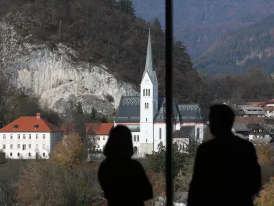- Bled - župnijska cerkev Sv. Martina //FOTO: Luka Cjuha