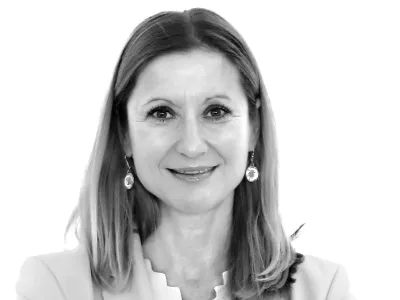 Tina Jereb- Redakcija Dnevnik 2024 - portreti za komentarje in kolumne - kolumnisti - komentatorji &ndash; novinarji - //FOTO: Tomaž Skale