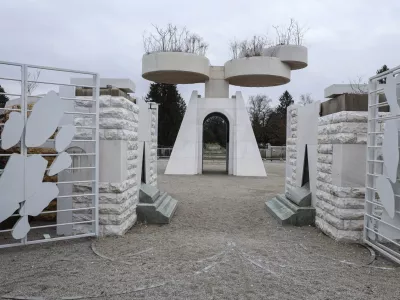 &Scaron;irjenje pokopali&scaron;ča: Novi vhod čaka na uporabno dovoljenje