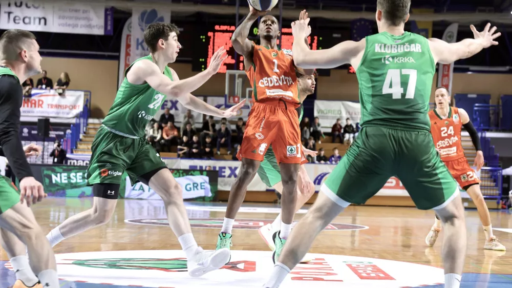 Vsaka lovorika &scaron;teje