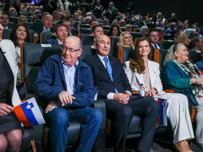 Ljubljana, Odiseja.Predvolilna konvencija SDS, na kateri so kandidati SDS za drzavnozborske volitve predstavili program Za Slovenijo, ob 37. obletnici ustanovitve obeh predhodnic SDS (SDZ in SDSS) pa bodo podelili tudi najvisje priznanje stranke, diamantni znak SDS.