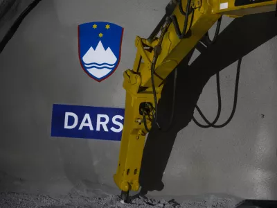 simbolična fotografija DARS18.3.2024 - predor Karavanke - dogodek ob preboju vzhodne cevi avtocestnega predora Karavanke, nagovor bo imel predsednik vlade Robert Golob, dogodka se bo udeležila tudi ministrica za infrastrukturo Alenka Bratu&scaron;ekFoto: Luka Cjuha