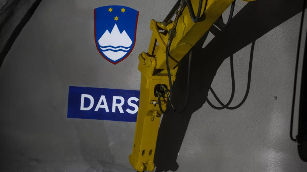 simbolična fotografija DARS18.3.2024 - predor Karavanke - dogodek ob preboju vzhodne cevi avtocestnega predora Karavanke, nagovor bo imel predsednik vlade Robert Golob, dogodka se bo udeležila tudi ministrica za infrastrukturo Alenka Bratu&scaron;ekFoto: Luka Cjuha
