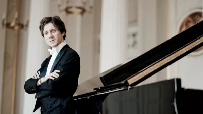 Pianist, ki poslu&scaron;a notranjo logiko skladbe: &raquo;Ne stopim na oder, če nisem pripravljen&laquo;