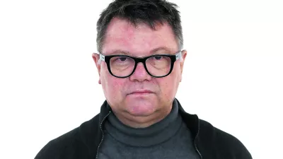 Miha &Scaron;tamcar- Redakcija Dnevnik 2024 - portreti za komentarje in kolumne - kolumnisti - komentatorji &ndash; novinarji - portret //FOTO: Luka Cjuha