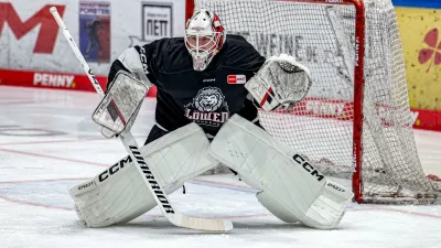 Dustin Tokarski je do prihoda v Ljubljano v leto&scaron;nji sezoni igrah v Frankfurtu v elitni nem&scaron;ki ligi. 