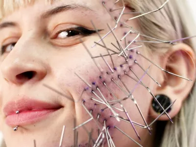 Performans kraljice piercinga