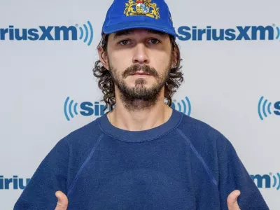 Shia LaBeouf je v baru v New Orleansu uporabljal homofobne žaljivke in napadel več ljudi. F instagram