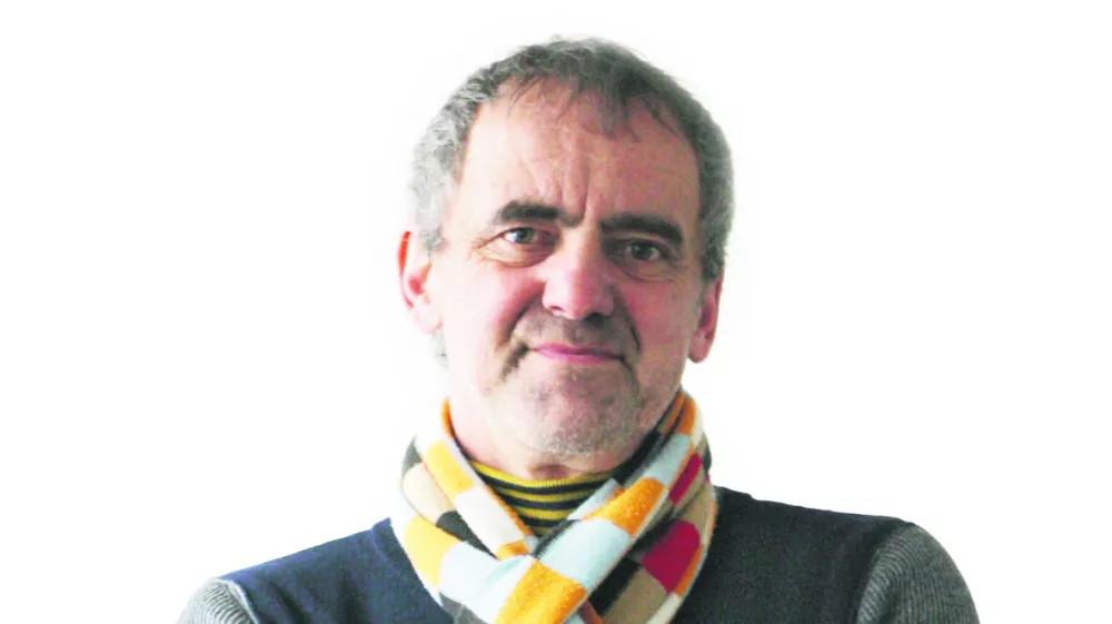 Leon Magdalenc, zunanji kolumnist - Dnevnik 2016 - portreti za komentarje in kolumne - kolumnisti - - //FOTO: Tomaž Skale------barvno, belo ozadje, za kolumno, PERMANENT!!!