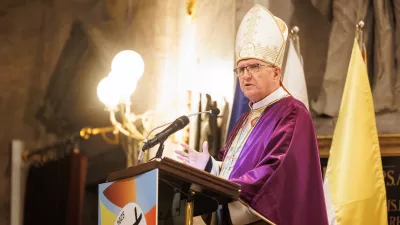 Ljubljana, stolnica sv. Nikolaja.Masa za domovino ob dnevu samostojnosti in enotnosti, ki jo je vodil ljubljanski nadskof in metropolit Stanislav Zore.