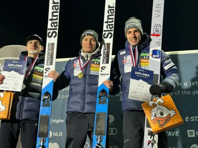 Najbolj&scaron;i trije skakalci na državnem prvenstvu (od leve): Domen Prevc, Anže Lani&scaron;ek in Timi Zajc.