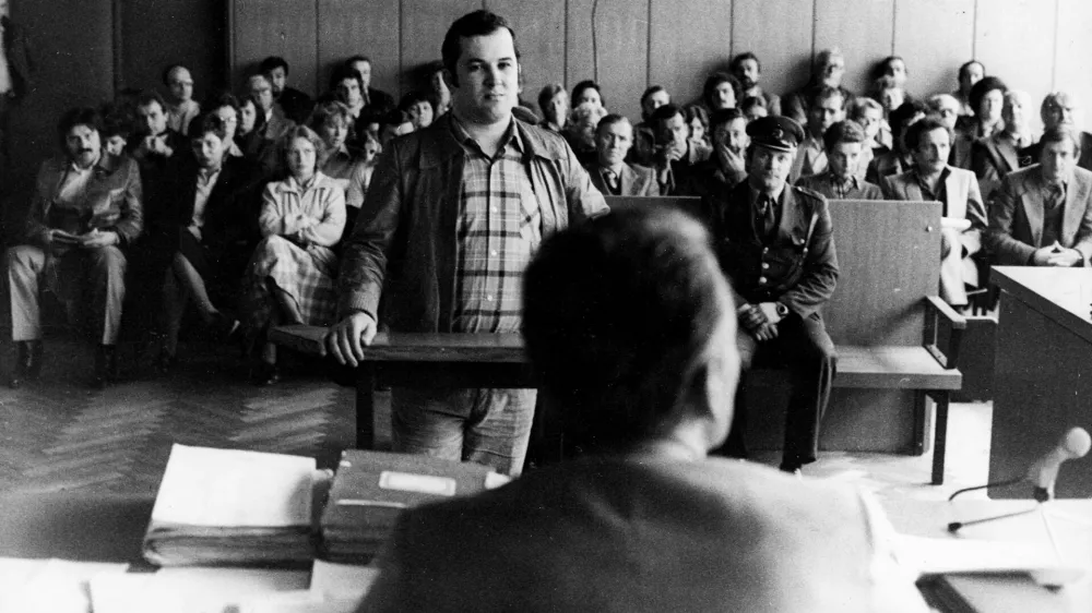 Primer: sojenje Metod Trobec / 1980 - umor petih žensk, ki jih je nato razkosal in sežgal - sodi&scaron;čefotografirano leta 1980 //FOTO: Marjan CigličOPOMBA: ZA OBJAVO V ČASOPISU DNEVNIK