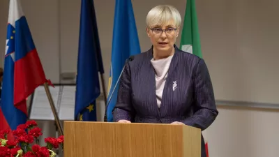 Izola, InnoRenew CoE.Festival zlate oljcne vejice v organizaciji Drustva oljkarjev slovenske Istre, na katerem so podelili nagrade in priznanja najbolj kvalitetnim in najbolj vsecnim oljem, pridelanim v minulem letu, na katerem je imela nagovor predsednica republike Natasa Pirc Musar.