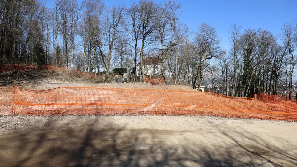 Preprečiti želijo poplavljanje podvoza na Celov&scaron;ki