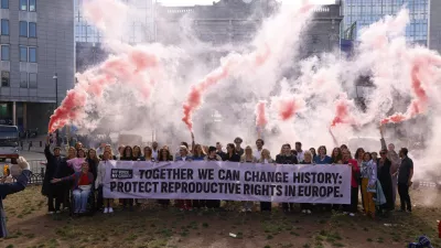 Belgija, Bruselj.Danes so predstavniki gibanja My Voice, My Choice Evropski komisiji uradno predali 1.124.513 preverjenih podpisov Evropske drzavljanske pobude (ECI) My Voice, My Choice: za varen in dostopen splav. Foto: Crt Piksi