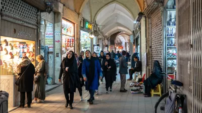 Bazar v Isfahanu danes … če ga ne bodo zrušili barbari. / Foto: Istock