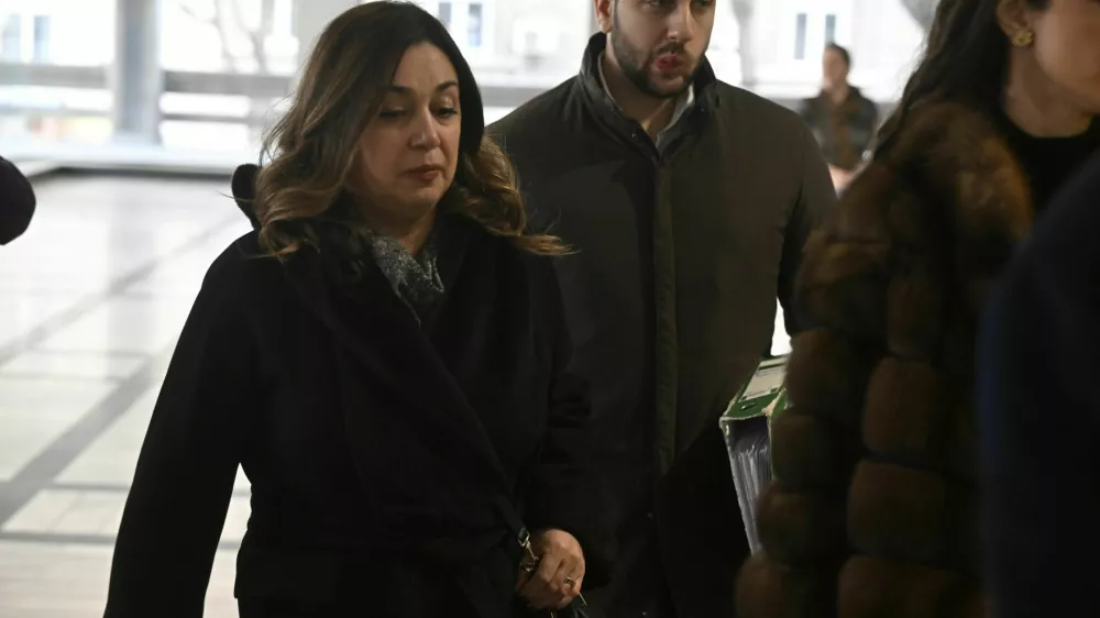 Miljana Kecmanović, mama trinajstletnika, ki je maja 2023 na beograjski &scaron;oli izvedel strelski pohod. 