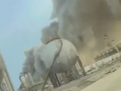 Iranski dron je zadel eno glavnih naftnih rafinerij v Savdski arabiji.