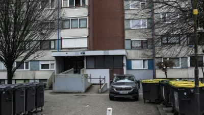 - nepravilno parkiranje,- Brodarjev trg,- 10.02.2026. - Težave s parkiranjem v Fužinah.//FOTO: Bojan Velikonja