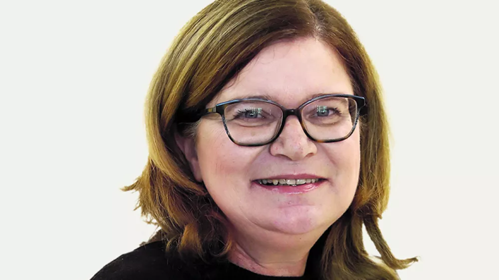 Meta Černoga- Redakcija Dnevnik 2024 - portreti za komentarje in kolumne - kolumnisti - komentatorji &ndash; novinarji - portret //FOTO: Luka Cjuha