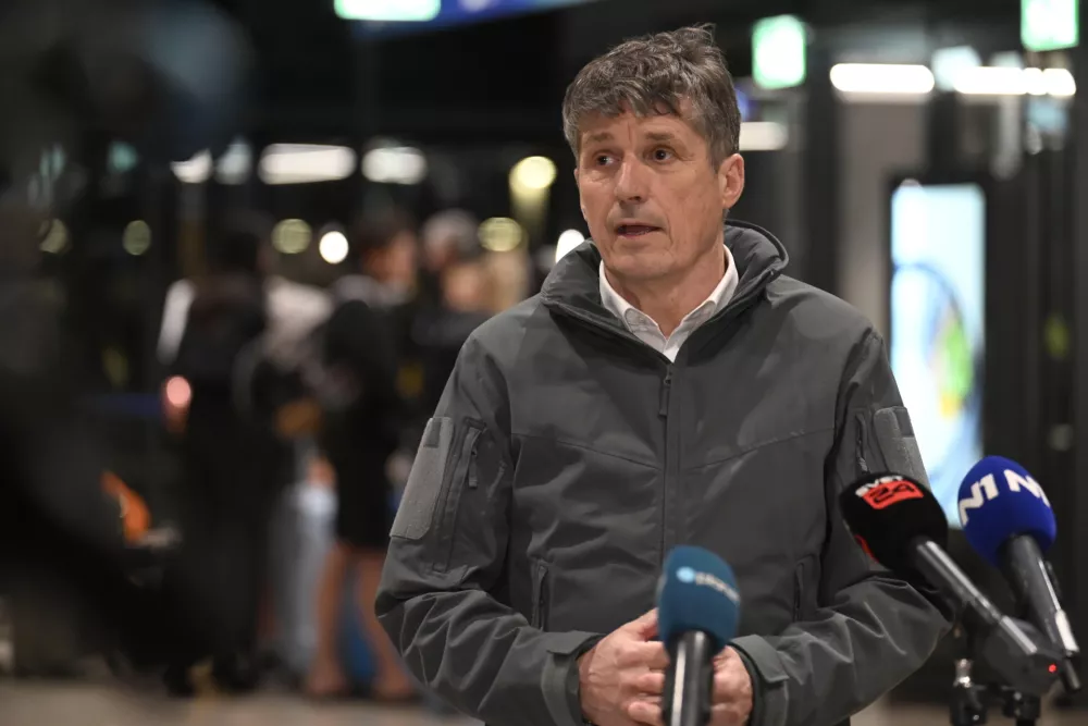 04.03.2026 Prihod Slovencev iz Dubaja na letali&scaron;če Brnik...FOTONik Erik Neubauer..