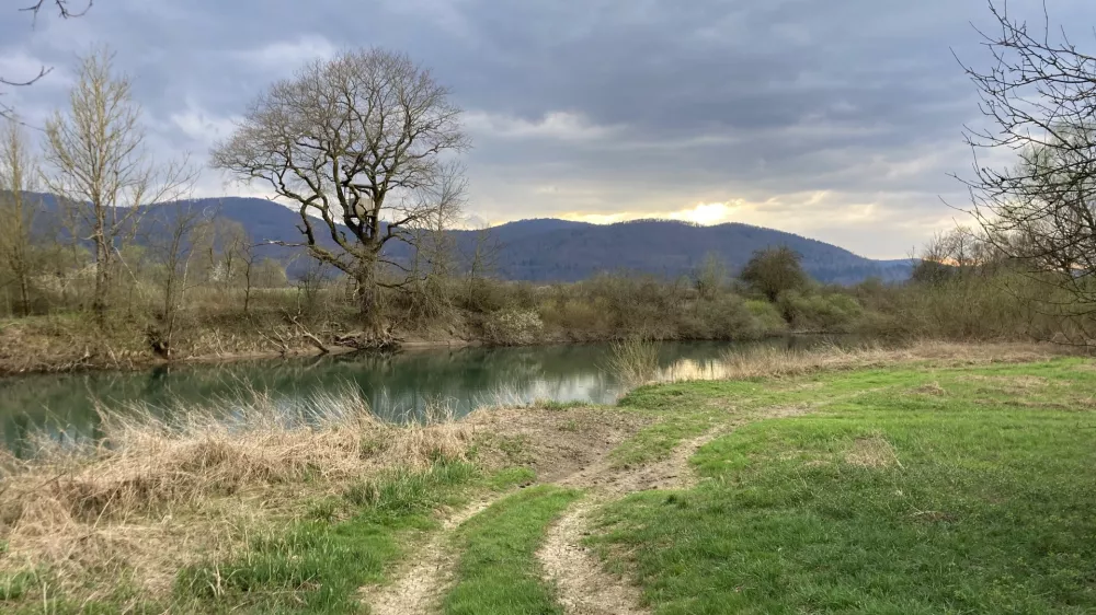 Na delu reke bo plovba &scaron;e vedno prepovedna. 