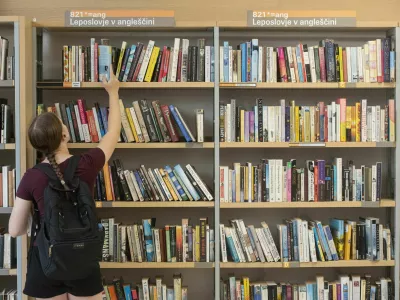 Ljubljana.Knjige v knjiznici.Knjiznica, knjige, branje, literatura.