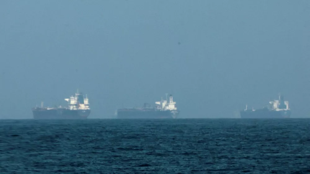 FILE PHOTO: Tankers are seen off the coast of Fujairah, as Iran vows to fire on ships transiting the Strait of Hormuz, amid the U.S.-Israel conflict with Iran, in Fujairah, United Arab Emirates, March 3, 2026. REUTERS/Amr Alfiky/File Photo