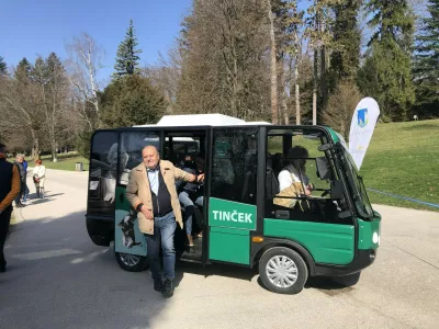Na Bledu brezplačna električna minibusa