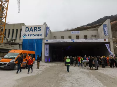 18.3.2024 - predor Karavanke - dogodek ob preboju vzhodne cevi avtocestnega predora Karavanke, nagovor bo imel predsednik vlade Robert Golob, dogodka se bo udeležila tudi ministrica za infrastrukturo Alenka Bratu&scaron;ekFoto: Luka Cjuha