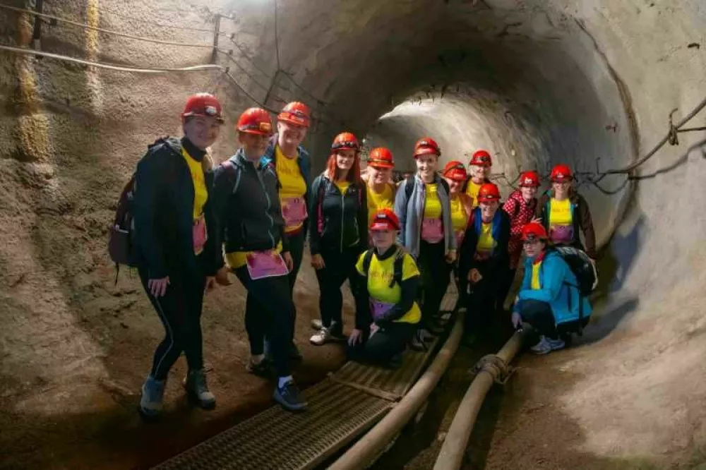 Prireditve Punce v jami se je udeležilo okoli 700 žensk.