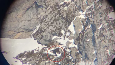 Reševalci so pomagali tudi planincu, ki je omagal na poti Silva Korena proti Krnu v občini Kobarid. Planinca in njegovega sopotnika je dežurna ekipa GRS Brnik s pomočjo vitla potegnila s stene v helikopter in ga v dolini predala reševalcem nujne medicinske pomoči Tolmin. 