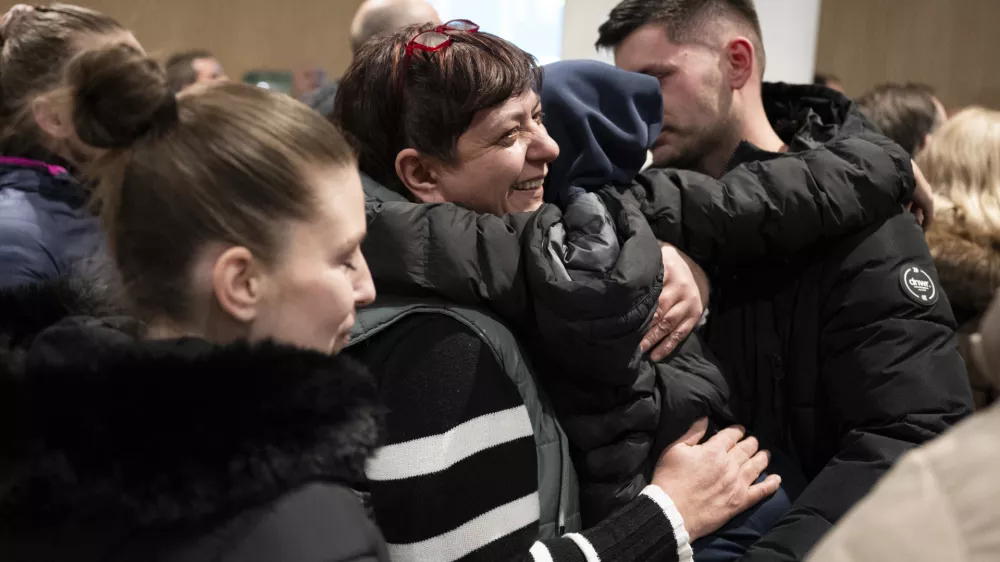 04.03.2026 Vrnitev prvih slovenskih potnikov iz Dubaja in Bližnjega vzhoda - evakuacija potnikov na letali&scaron;ču BrnikFoto: Nik Erik Neubauer