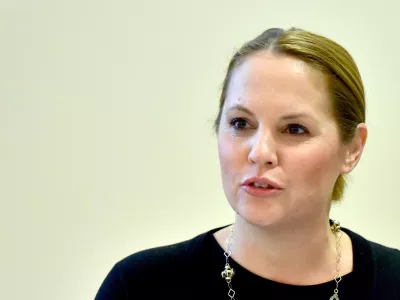 - 11.00 novinarska konferenca projekta Botrstvo, na kateri bodo med drugim predstavili dosezke preteklega leta, sodelovale pa bodo pobudnica in nadzornica projekta Botrstvo v Sloveniji Milena Stular, nosilka in glavna izvajalka projekta Botrstvo - brezplacna pravna pomoc Nina Zidar Klemencic ter predsednica Zveze prijateljev mladine Ljubljana Moste-Polje Anita Ogulin; GH Union, salon vrtnica, Miklosiceva 1, LJUBLJANA (TAMINO)