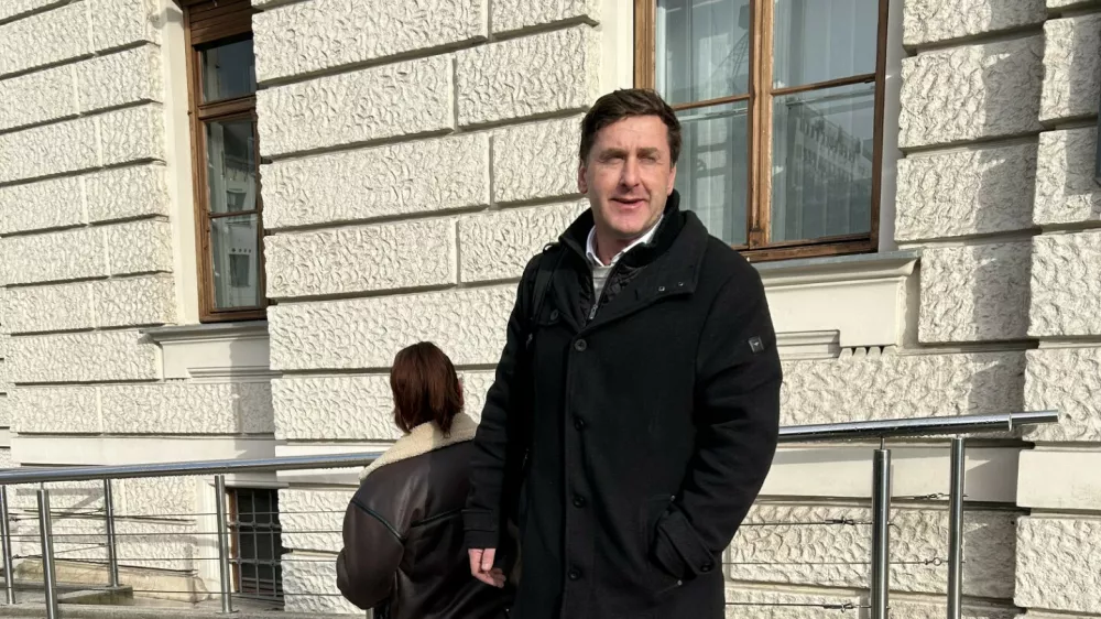 V hotelu okradli mladoporočenca: sodi&scaron;če od hotela ne dobi ključnih podatkov