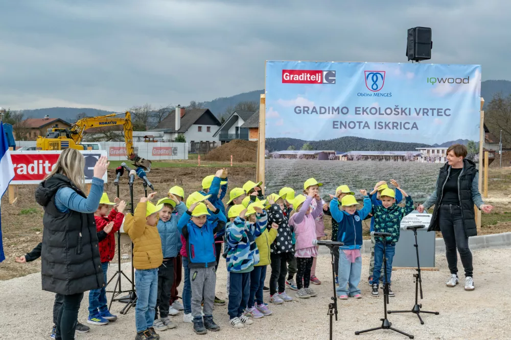 10.3.2026 - Temelnji kamen za nov vrtec Menge&scaron; - polaganje kamna za nov vrtec - Menge&scaron;.&nbsp;Foto: Lovro Milek