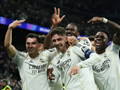 Soccer Football - UEFA Champions League - Round of 16 - First Leg - Real Madrid v Manchester City - Santiago Bernabeu, Madrid, Spain - March 11, 2026 Real Madrid's Federico Valverde celebrates scoring their third goal with teammates REUTERS/Violeta Santos Moura   TPX IMAGES OF THE DAY