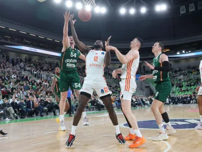 Ni bilo lahko, a Cedevita Olimpija je v četrtfinalu