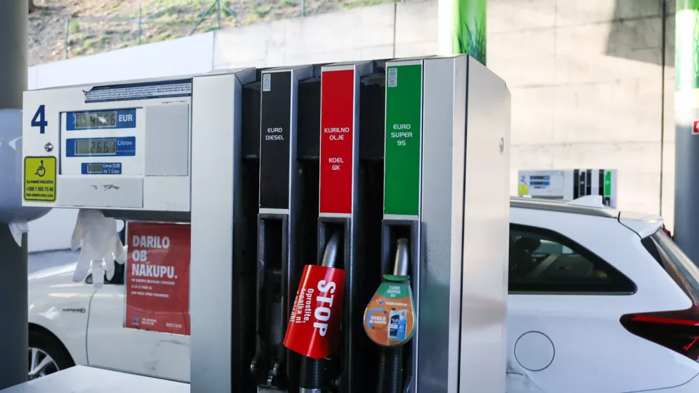 10.03.2026. - Pomanjkanje goriva v Sloveniji zaradi vojne na Bližnjem vzhodu. Črpalka Logo Brezovica, pumpa za kurilno olje. Foto: Bojan Velikonja