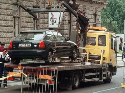 Odvoz avtomobila, pajek / Foto: Matej Pov&scaron;e