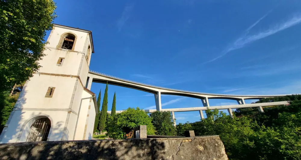 viadukta Gabrovica in Črni Kal drugi tir cerkev sv. Nikolaj