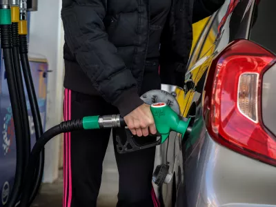 France, Toulouse, 2026-03-10. A person fills up their car with fuel at a petrol station in Toulouse, where prices have skyrocketed due to the conflict in Iran. France, Toulouse, 2026-03-10. Une personne fait le plein de carburant de sa voiture dans une station de Toulouse ou les prix se sont envoles en raison du conflit en Iran.