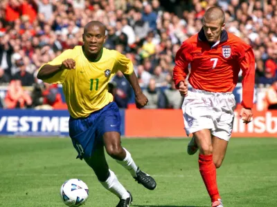 Ze Roberto ob Davidu Beckhamu leta 2000. / Foto: Profimedia