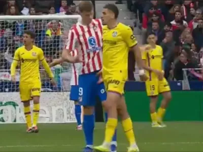 Ej, kje ima&scaron; roke? / Foto: Zajem Zaslona