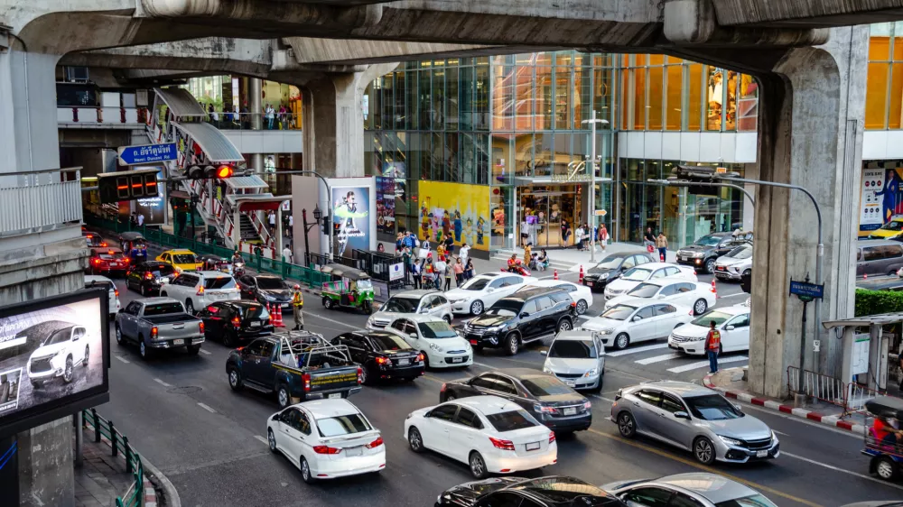 Tajska je med najbolj izpostavljenimi državami, saj je skoraj popolnoma odvisna od uvoza. / Foto: Istock